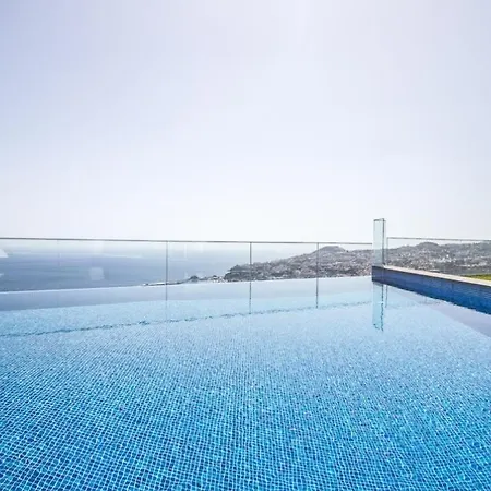Heated Infinity Pool, Sea View, Jacuzzi, Sauna Villa *