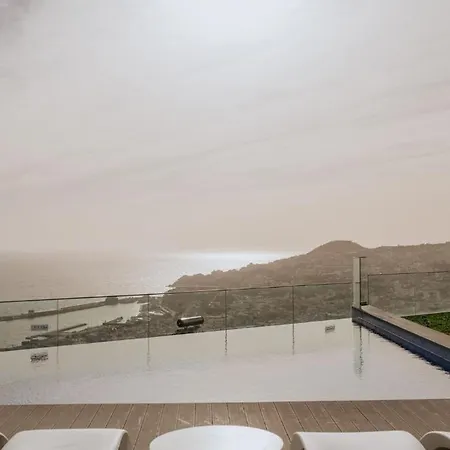 Heated Infinity Pool, Sea View, Jacuzzi, Sauna Villa Funchal (Madeira)