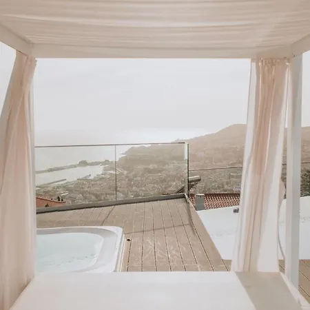 Heated Infinity Pool, Sea View, Jacuzzi, Sauna Villa *