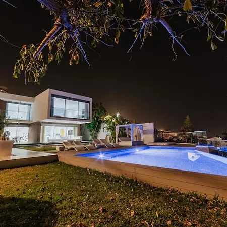 Heated Infinity Pool, Sea View, Jacuzzi, Sauna *