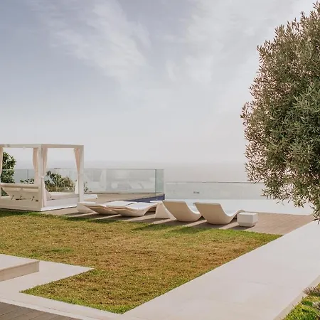 Villa Heated Infinity Pool, Sea View, Jacuzzi, Sauna *