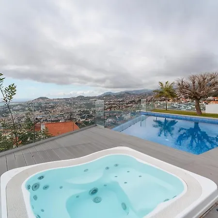 Heated Infinity Pool, Sea View, Jacuzzi, Sauna Villa *