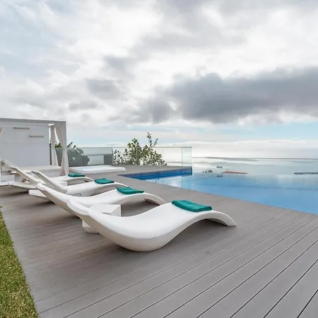 Heated Infinity Pool, Sea View, Jacuzzi, Sauna